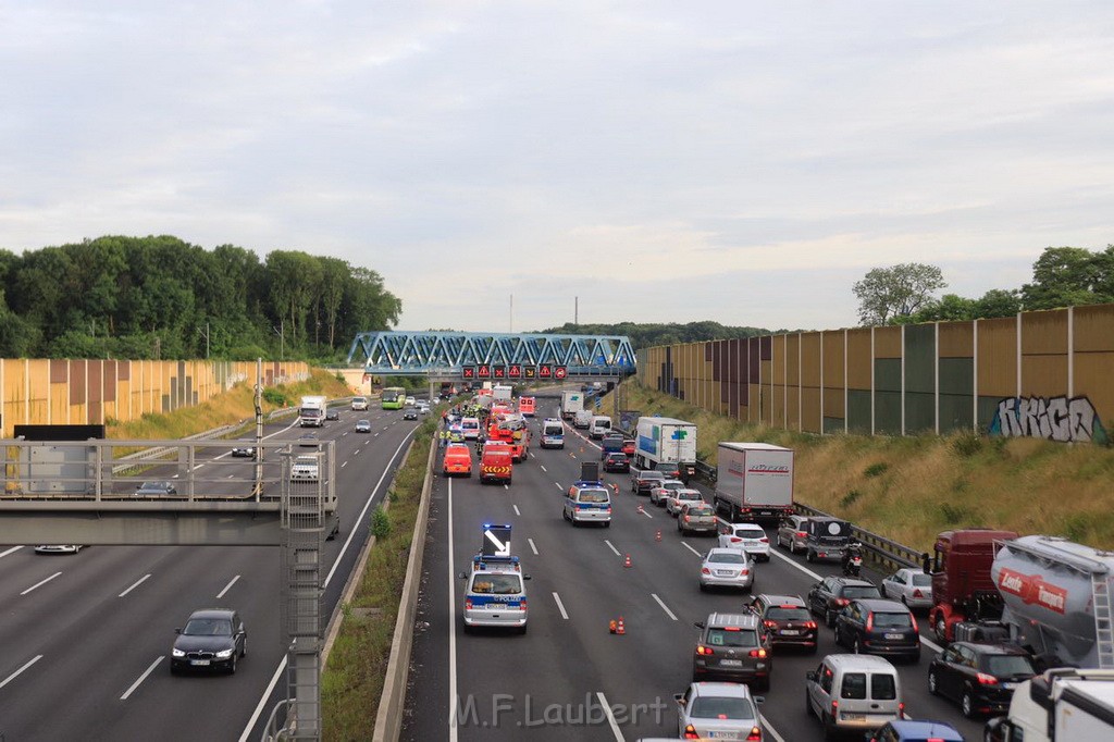 Schwerer VU A 3 Rich Oberhausen Hoehe AS Koeln Muelheim P01.jpg